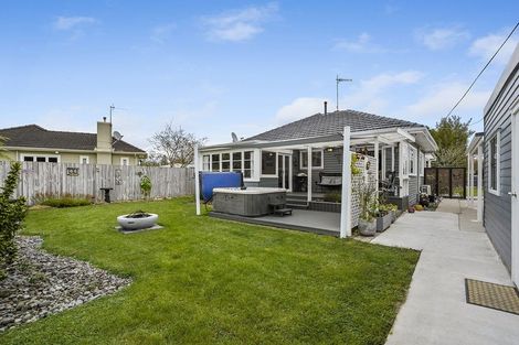 Photo of property in 6 Vectis Road, Hillcrest, Hamilton, 3216