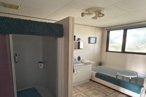 Photo of property in 2/141 Carnoustie Drive, Wattle Downs, Auckland, 2103