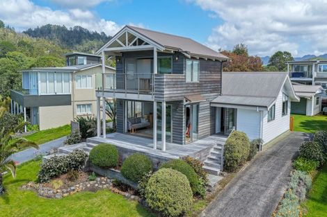 Photo of property in 107 Pohutukawa Crescent, Whangamata, 3620
