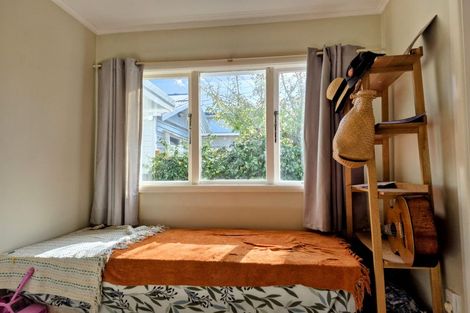 Photo of property in 34 Tuatoru Street, Eastbourne, Lower Hutt, 5013