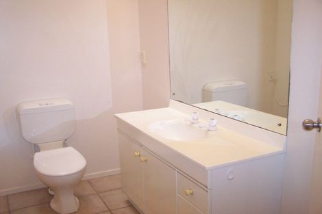 Photo of property in 42 Matterhorn Crescent, Northpark, Auckland, 2013