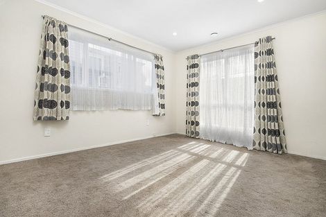 Photo of property in 4 Lincoln Road, Manurewa East, Auckland, 2102