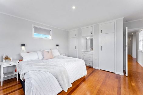 Photo of property in 1/64 Sunnynook Road, Sunnynook, Auckland, 0620