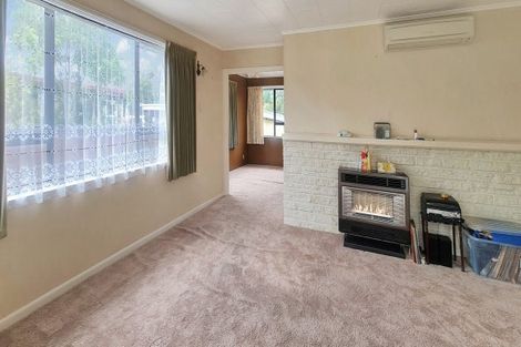 Photo of property in 2 Oaklea Avenue, Marton, 4710