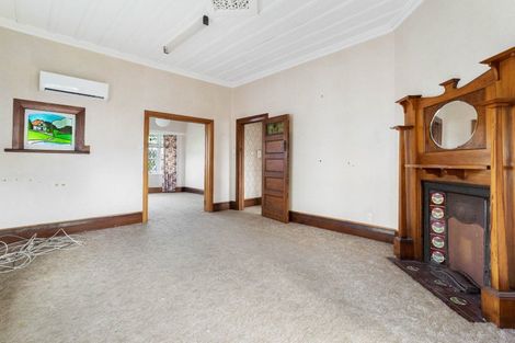 Photo of property in 103 Queen Street, Northcote Point, Auckland, 0627