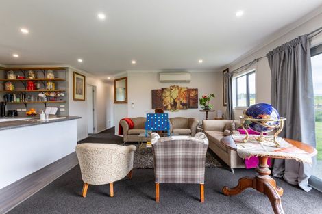 Photo of property in 220 Cowper Road, Dannevirke, 4976