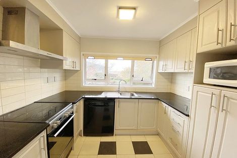 Photo of property in 3 Larne Avenue, Pakuranga Heights, Auckland, 2010