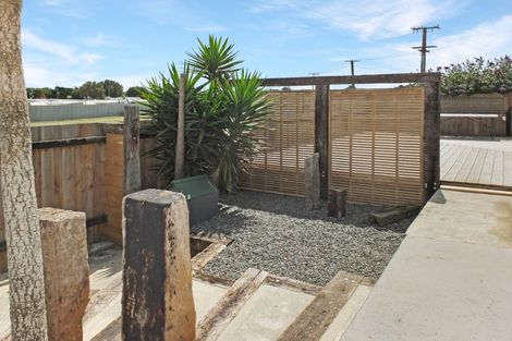 Photo of property in 35 Nash Parade, Foxton Beach, Foxton, 4815