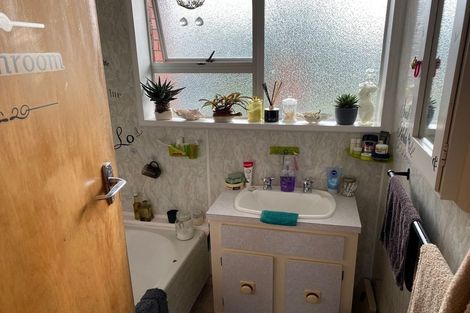 Photo of property in 2 Rutland Place, Milson, Palmerston North, 4414