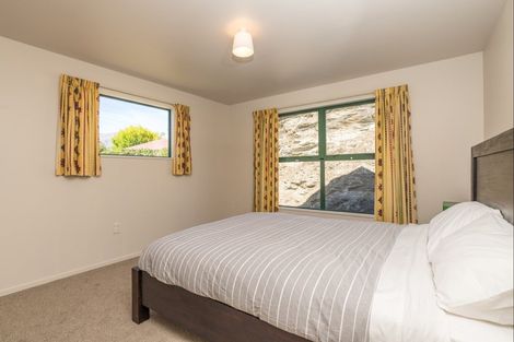 Photo of property in 24 Cornwall Street, Arrowtown, 9302