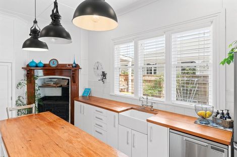 Photo of property in 97 Fox Street, Featherston, 5710