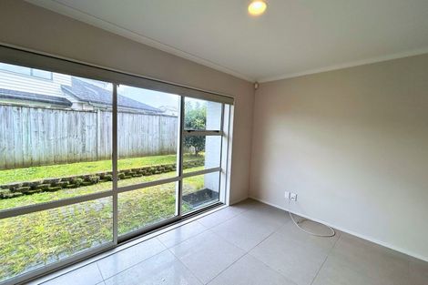Photo of property in 22 Pickaberry Avenue, Karaka, Papakura, 2113