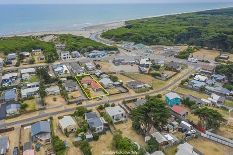 Photo of property in 12 Rangitane Street, Himatangi Beach, Foxton, 4891