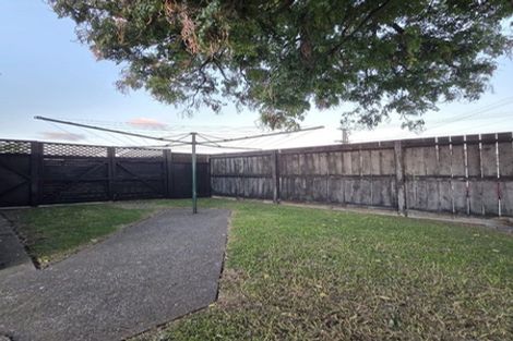Photo of property in 14 Waimana Road, Conifer Grove, Takanini, 2112