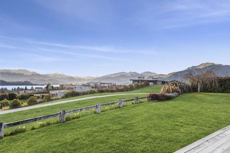 Photo of property in 21 Valley Crescent, Wanaka, 9305