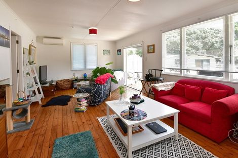 Photo of property in 885 Whangaparaoa Road, Manly, Whangaparaoa, 0930