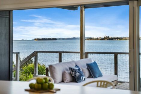 Photo of property in 369 Clifton Road, Whitford, Howick, 2571