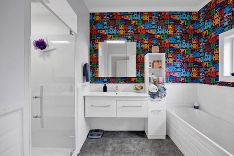 Photo of property in 30 Kahikatea Street, Inglewood, 4330