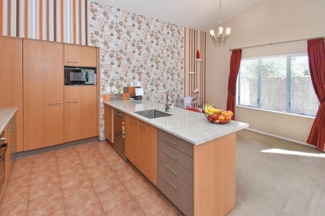 Photo of property in 99 Riverton Drive, Randwick Park, Auckland, 2105