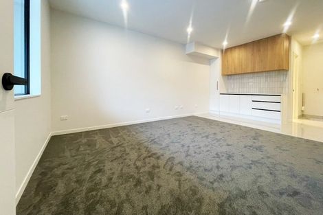Photo of property in 3 Heketara Way, Massey, Auckland, 0614