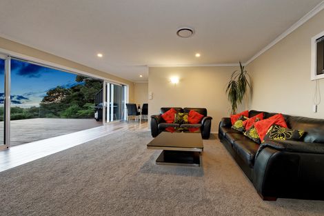 Photo of property in 19 Kohu Road, Titirangi, Auckland, 0604