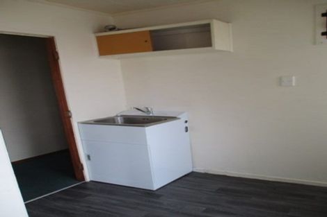 Photo of property in 2/10 Tuna Place, Manurewa, Auckland, 2102