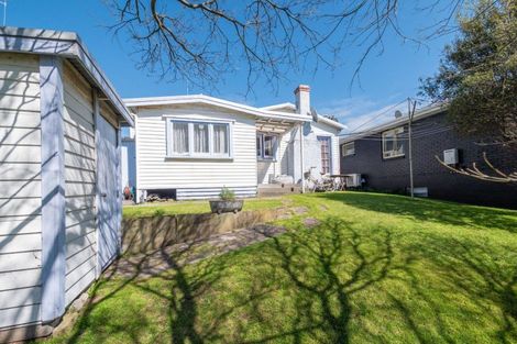 Photo of property in 43 Pitau Road, Mount Maunganui, 3116