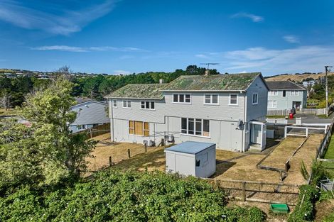 Photo of property in 3-5 York Place, Cannons Creek, Porirua, 5024