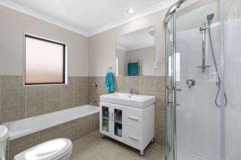 Photo of property in 73 Percy Kinsman Crescent, Riverstone Terraces, Upper Hutt, 5018