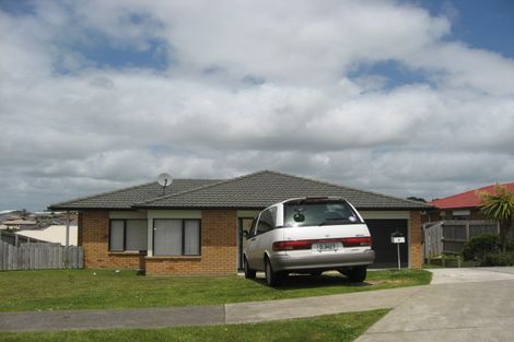 Photo of property in 6 Eloise Place, Clendon Park, Auckland, 2103