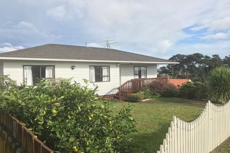 Photo of property in 1/13 Exeter Place, Unsworth Heights, Auckland, 0632