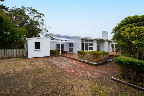 Photo of property in 5 Chudleigh Grove, Churton Park, Wellington, 6037