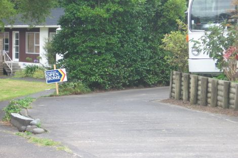 Photo of property in 2/15 Emirau Place, Glenfield, Auckland, 0629