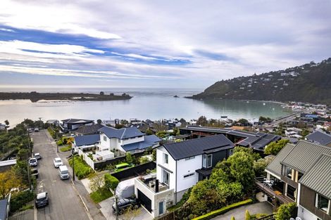 Photo of property in 1/17 Moncks Spur Road, Redcliffs, Christchurch, 8081