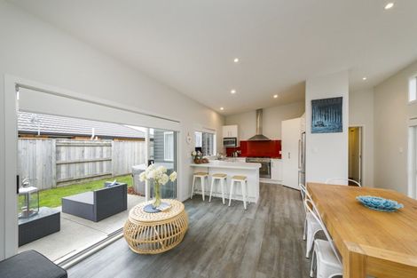 Photo of property in 92 Rosalie Terrace, Kelvin Grove, Palmerston North, 4414