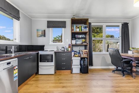 Photo of property in 67 Pikarere Street, Titahi Bay, Porirua, 5022