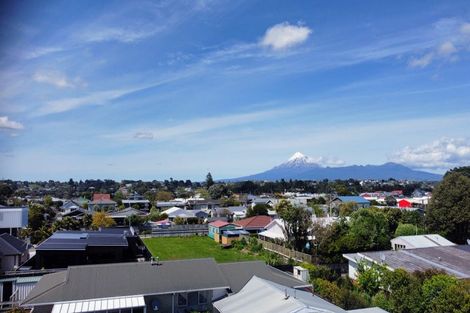 Photo of property in 32 Ropiha Street, Fitzroy, New Plymouth, 4312