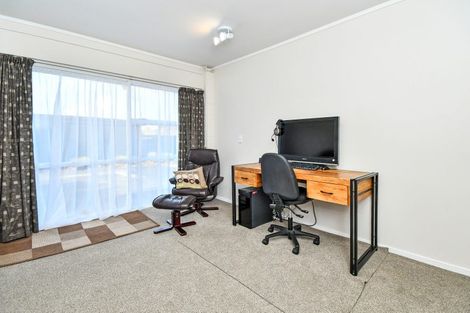 Photo of property in 10 Kavanagh Place, Opaheke, Papakura, 2113