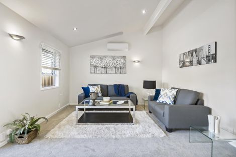 Photo of property in 5/6 Bond Crescent, Forrest Hill, Auckland, 0620