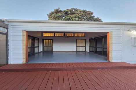 Photo of property in 14 Waimana Road, Conifer Grove, Takanini, 2112