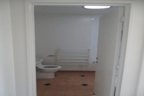 Photo of property in Waterford Estate, 1/102 Grantham Street, Hamilton Central, Hamilton, 3204