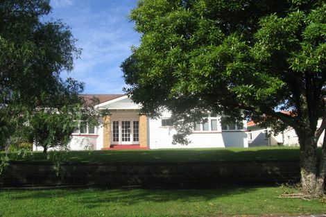 Photo of property in 7 Maungakiekie Avenue, Greenlane, Auckland, 1051