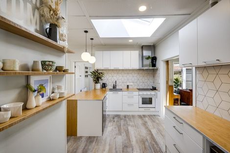 Photo of property in 23 Petane Road, Bay View, Napier, 4104