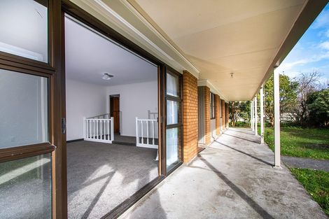 Photo of property in 17 Ti Nana Crescent, Henderson, Auckland, 0610