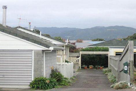 Photo of property in 52 Ocean Road, Paraparaumu Beach, Paraparaumu, 5032