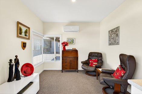 Photo of property in 135 Thompson Road, Bluff Hill, Napier, 4110