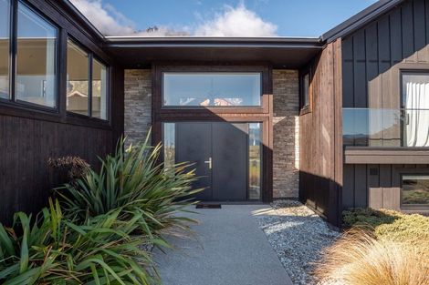 Photo of property in 35 Jacks Point Rise, Jacks Point, Queenstown, 9371