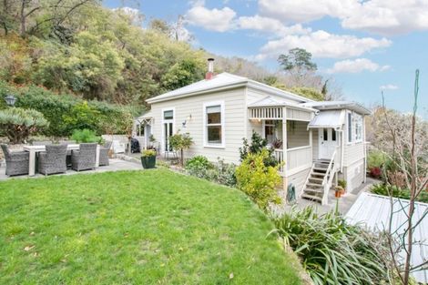 Photo of property in 27 Main Street, Hospital Hill, Napier, 4110