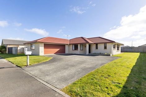 Photo of property in 16 Orlando Way, Kelvin Grove, Palmerston North, 4414