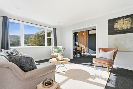 Photo of property in 16 Manor Drive, Stokes Valley, Lower Hutt, 5019